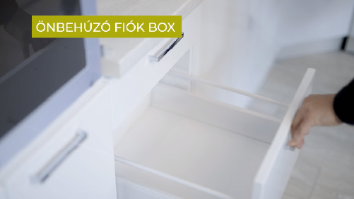 World Bútorbolt Vértesszőlős - Önbehúzó fiók box az Antónia konyhabútorban